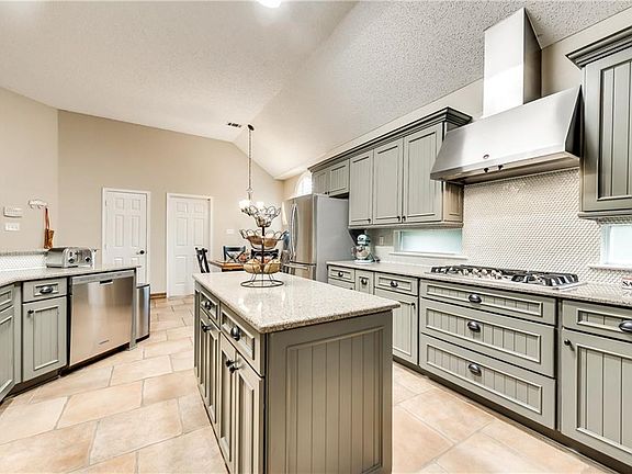 4th image of 7705 Orly Ct