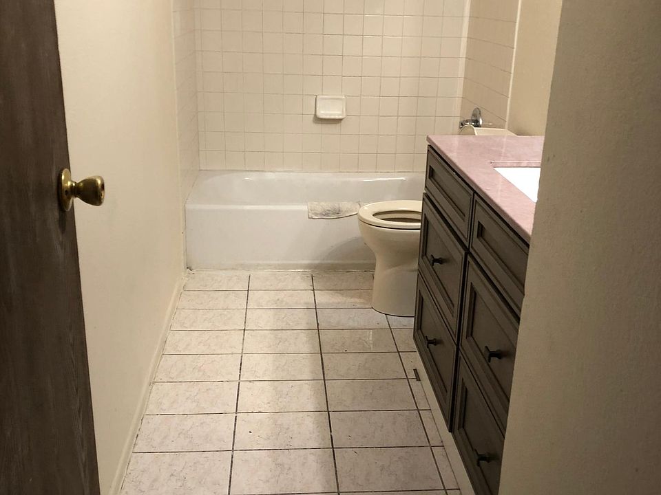 2nd image of 3544 S Mission Rd