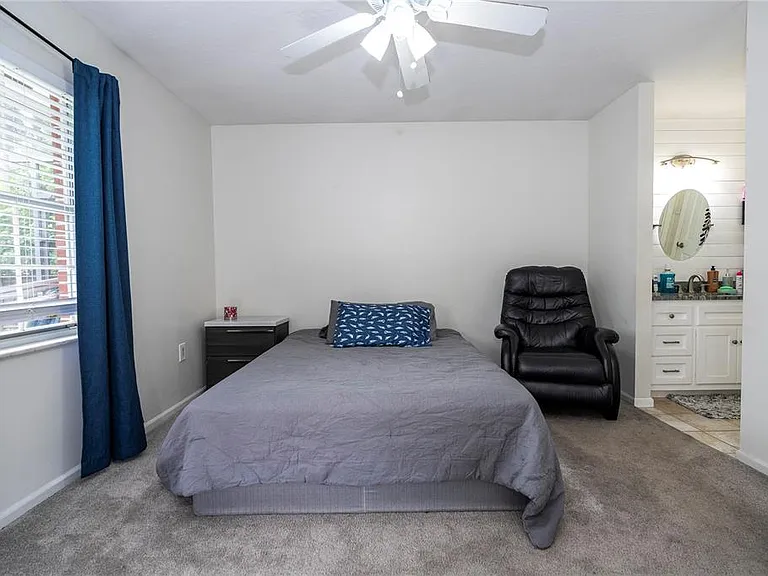 1594 Frances St — Photo 14