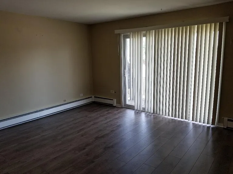 12817 Carriage Ln #8 — Photo 6
