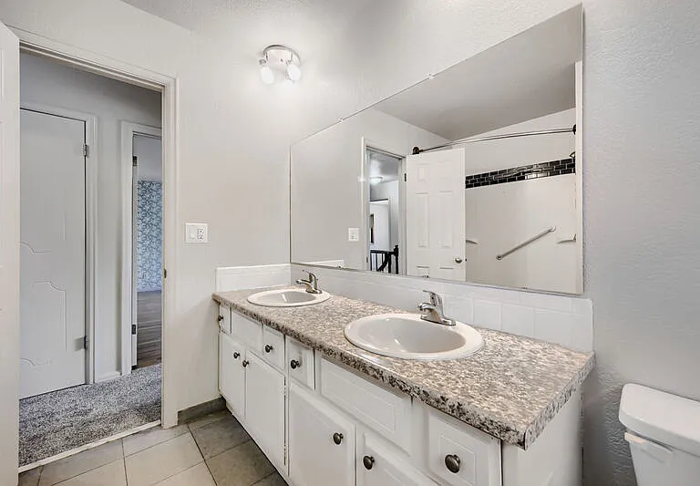 2821 E Serendipity Cir — Photo 24
