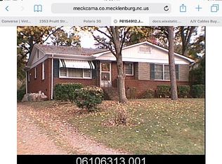 2347 Pruitt St, Charlotte, NC 28208