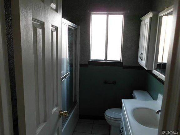 4th image of 284 E 44th St