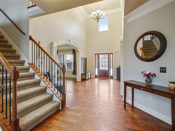 3rd image of 8380 Mossybrook Ln