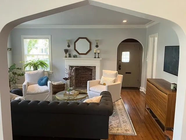 Living room/den