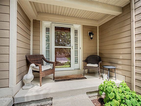 3rd image of 2552 Greenlefe Dr