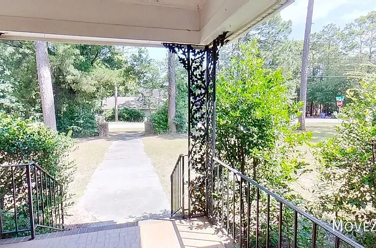 510 Wesley Ave — Photo 15
