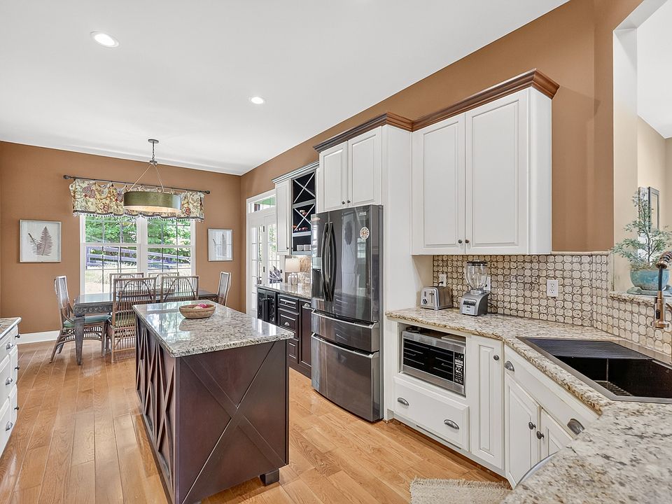 22nd image of 157 Giles Ln