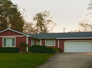 6562 Lake Harbor Rd, Muskegon, MI 49441