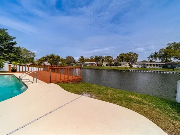 8473 121st St, Seminole, FL 33772