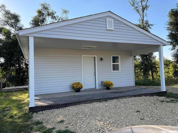 370 Thorn Dr, Toronto, IA 52777