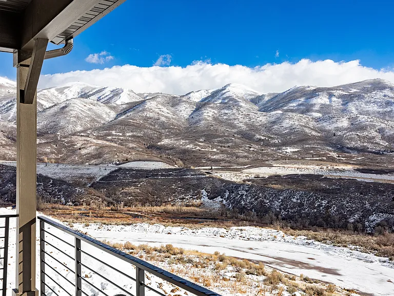 Ohana Homes JR01 - First Floor Balcony Views