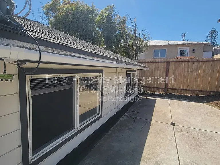 210 Goetting Way — Photo 12