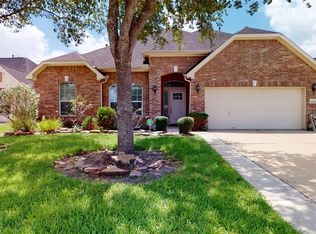 4441 W Maple Dr, Friendswood, TX 77546