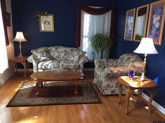 2nd image of 609 Minuteman Ln