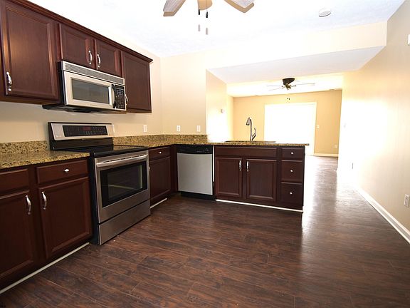3rd image of 7 Tall Grass Ln