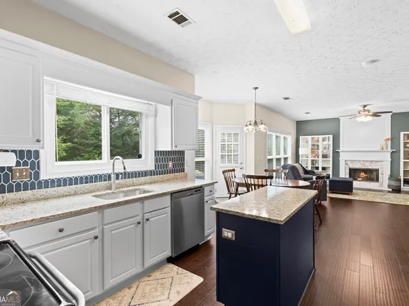 3605 Highland Bluff Dr, Suwanee, GA 30024