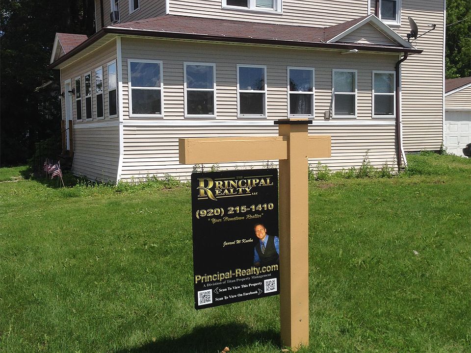 2nd image of 201 1/2 E Winneconne Ave
