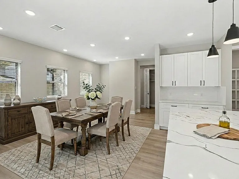2603 Martinas — Photo 9