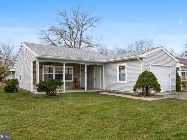 25 Sheffield Pl, Southampton, NJ 08088