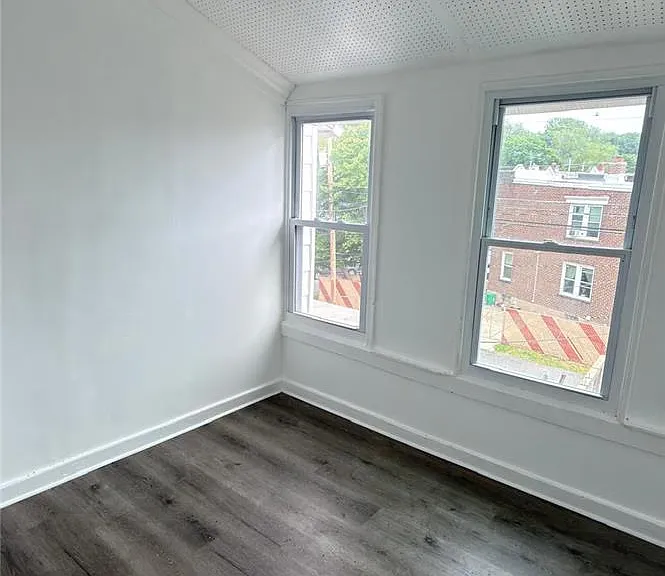 450 Hanover Ave — Photo 9