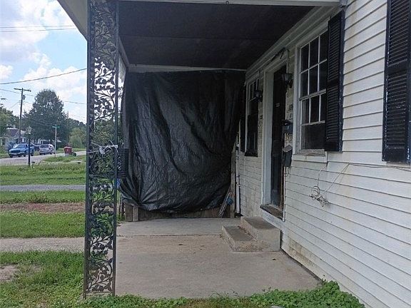 3rd image of 226 Grigg St