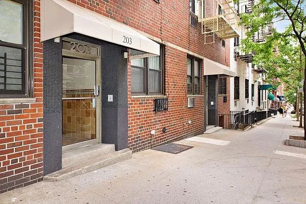 Sold by Keller Williams NYC | media 20