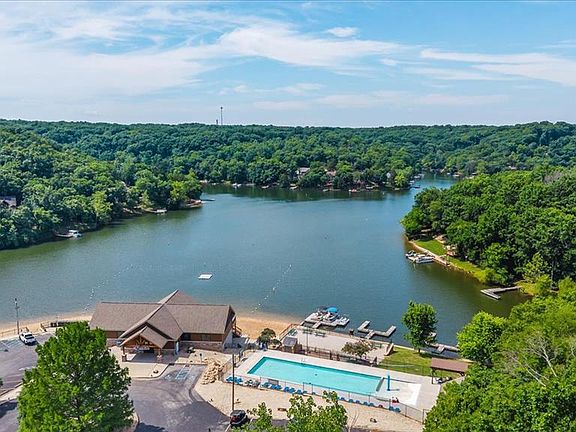 3rd image of 571 Marina Dr