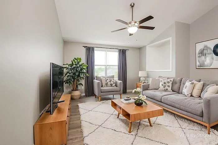 3 bed, 2.5 bath, 1600 sqft, $2,195 — Photo 4