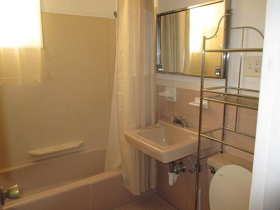 4th image of 322 Franklin Ave APT 4