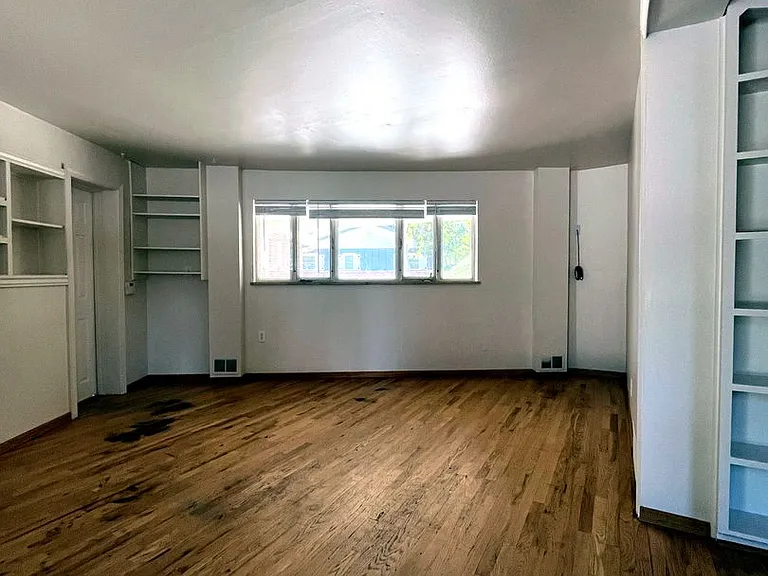 895 Holland St — Photo 21