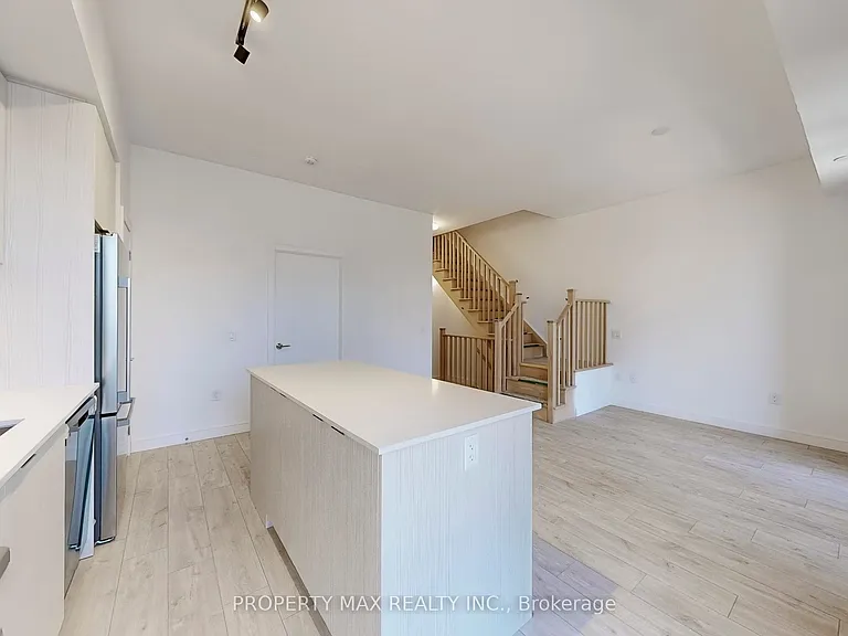 170 Clonmore Dr #9 — Photo 12
