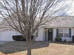 19 Michell Dr, Taylors, SC 29687