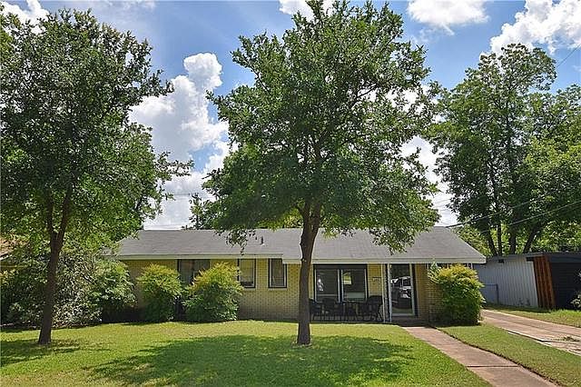 1st image of 1305 Westmoor Dr