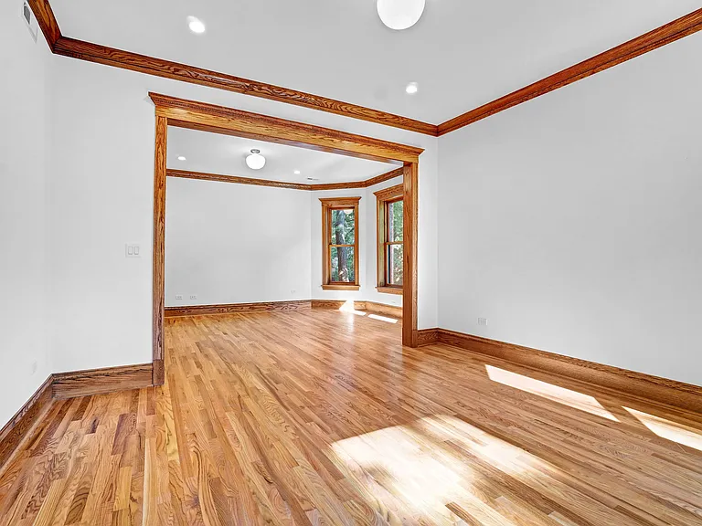 1233 N Hoyne Ave #1 — Photo 12