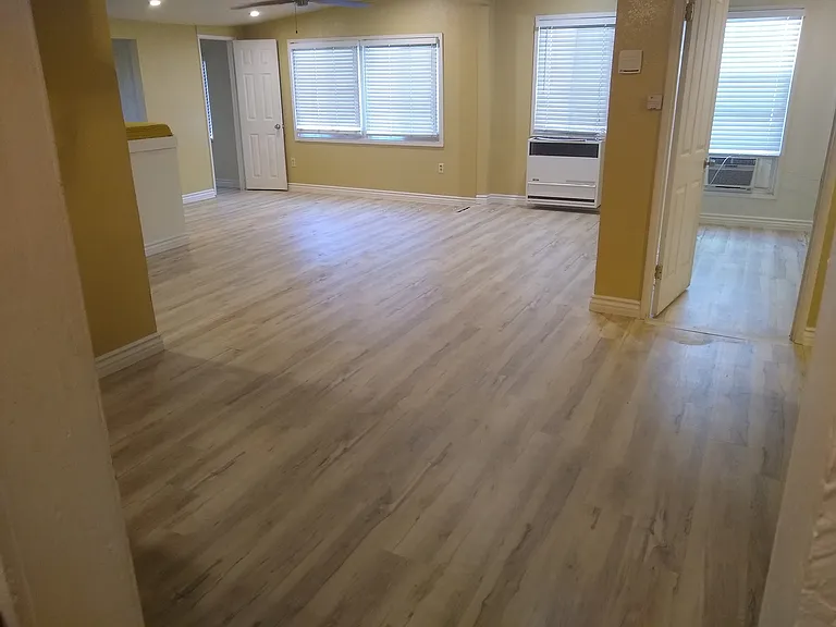 2326 Riverside Dr — Photo 5