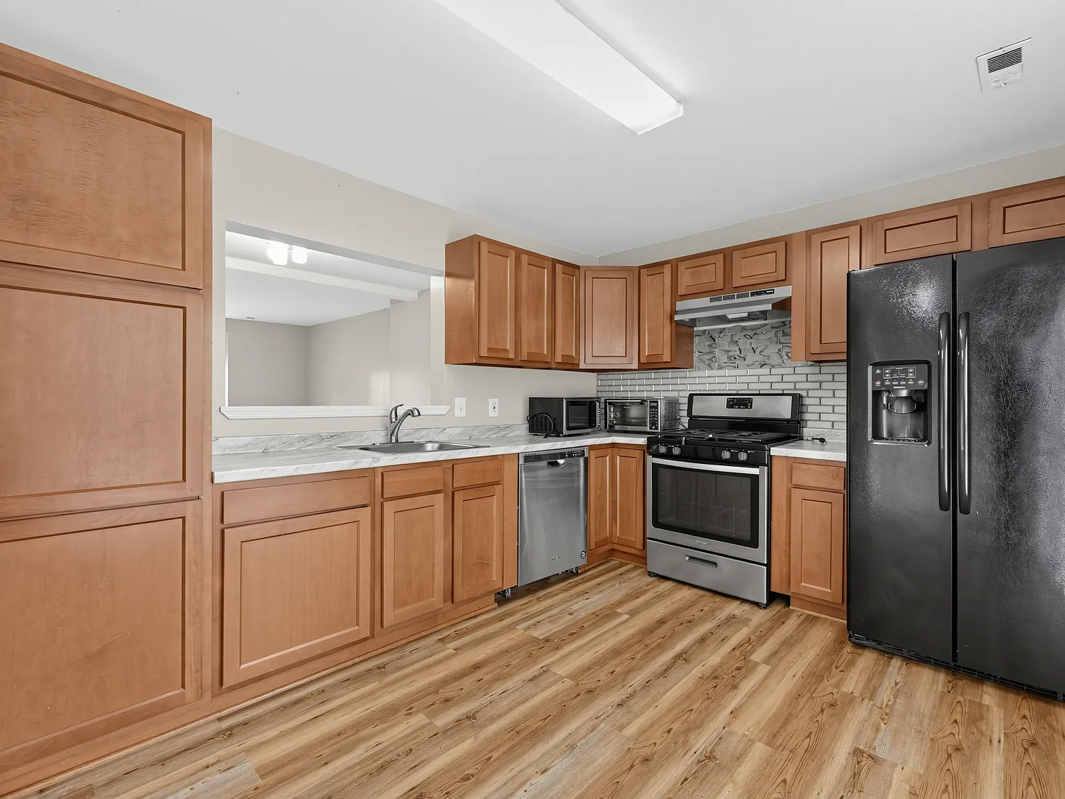 910 Southern Ave SE — Photo 4