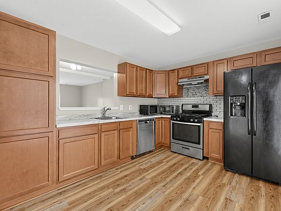 4th image of 910 Southern Ave SE