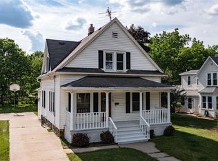 119 Pine St, Waupaca, WI 54981