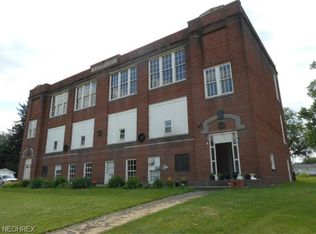 7880 Newport Rd SE, Uhrichsville, OH 44683