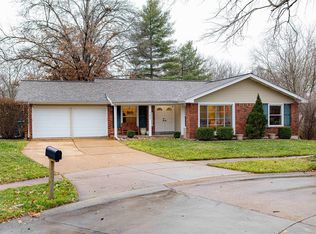 752 Memoir Ln, Ballwin, MO 63021