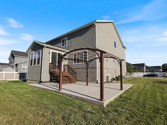 3rd image of 1294 W Caspian Ln