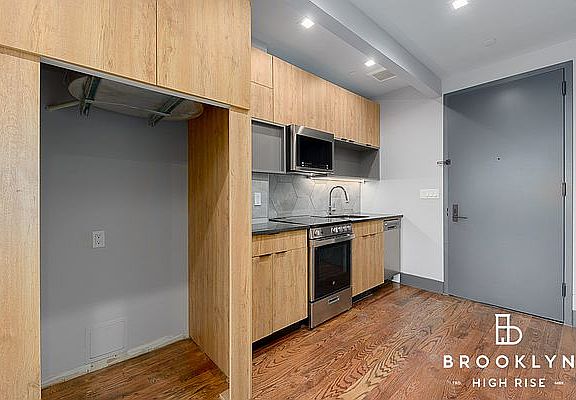 3rd image of 1461 Gates Ave #5N