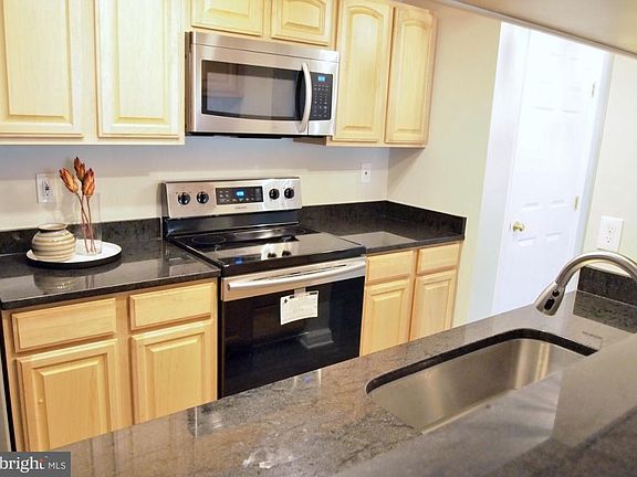 3rd image of 13112 Briarcliff Ter APT 501