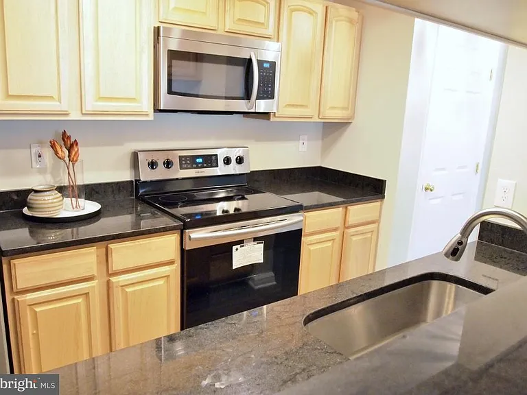 13112 Briarcliff Ter #501 — Photo 3