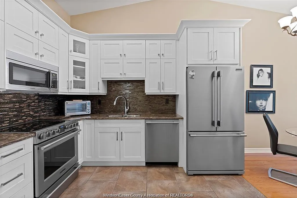 3 bed, 2.5 bath, $2,750 — Photo 2