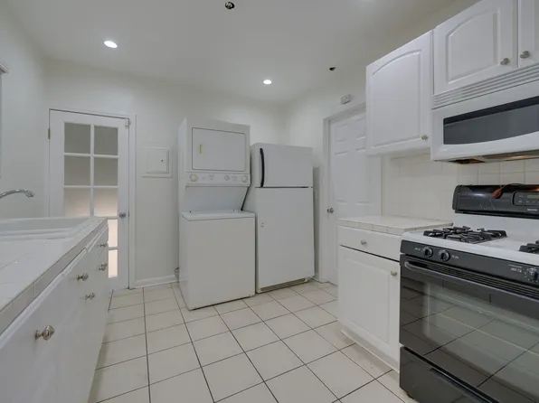 Lucile/Hoover, 676 N Hoover St #676, Los Angeles, CA 90004