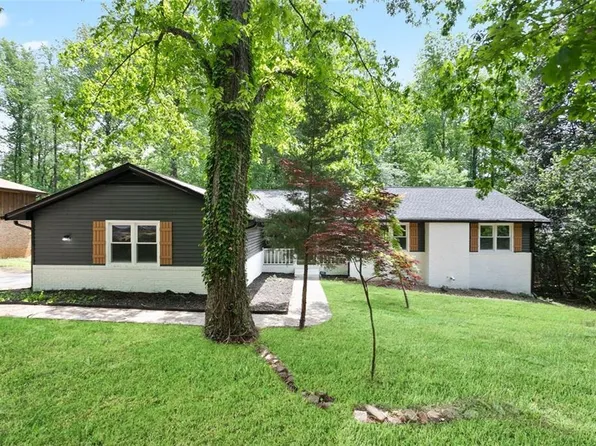 831 Sweet Briar Ln SE, Conyers, GA 30094