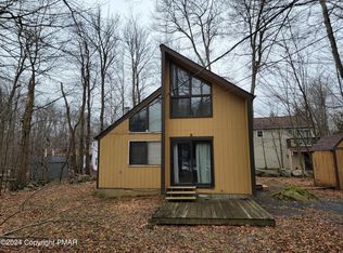 5273 Magnolia Ln, Tobyhanna, PA