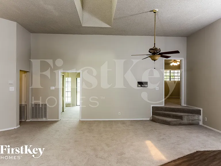 303 Mountain Echo — Photo 2